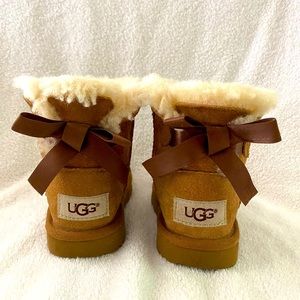 UGG Bailey bow chestnut toddler size 7